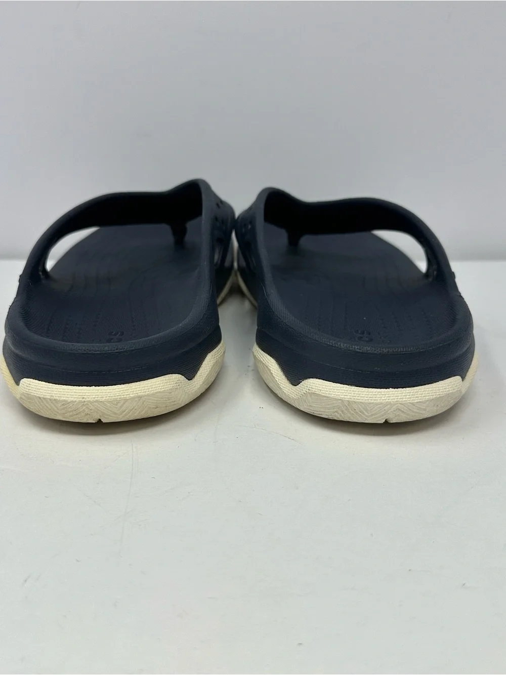 Crocs Crocband Thong Flip Flops Mens Sz 10 Navy Beach Sandals S2